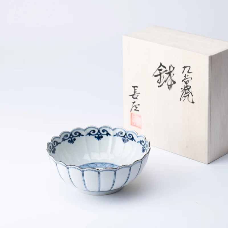 outdoor dinnerware for casual gatherings-Myousen Toubou Auspicious Bird Chrysanthemum Kutani Bowl 6.1 in