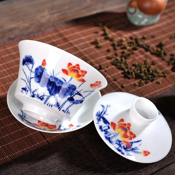 unique mugs with artistic designs for gifts-Gaiwan The Brewing Cup With Saucer in Blue Daisy Print - The Oriental Teacup Saucer And Lid