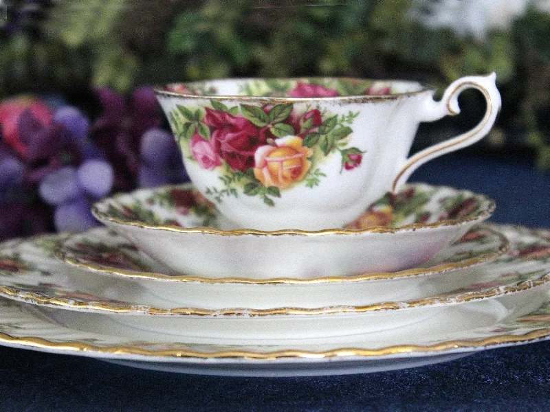 luxury coffee mugs for high-end gifts-Royal Albert Teacup Setting, Old Country Roses, 5 Piece 17404