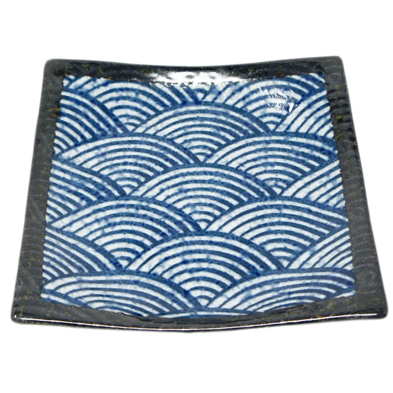 reusable dinnerware for eco-friendly parties-Square Plate Seigaiha 17.2cm