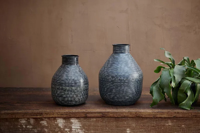 Designer handmade ceramic vases for elegant weddings -Mahika Vase